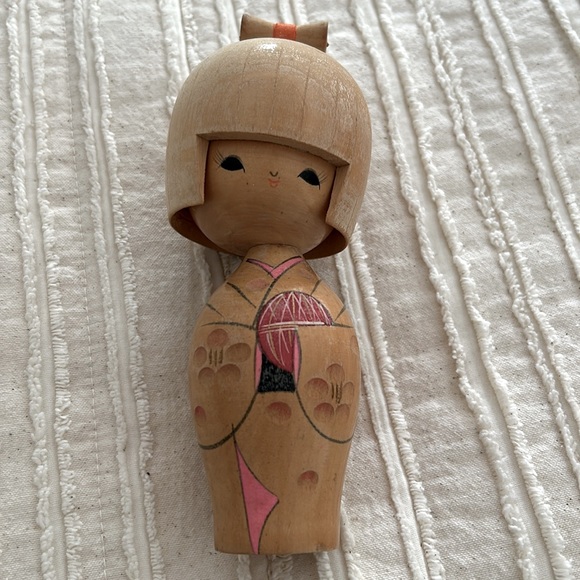 Vintage Hand Wooden Painted Japanese Kokeshi Doll - Picture 4 of 9